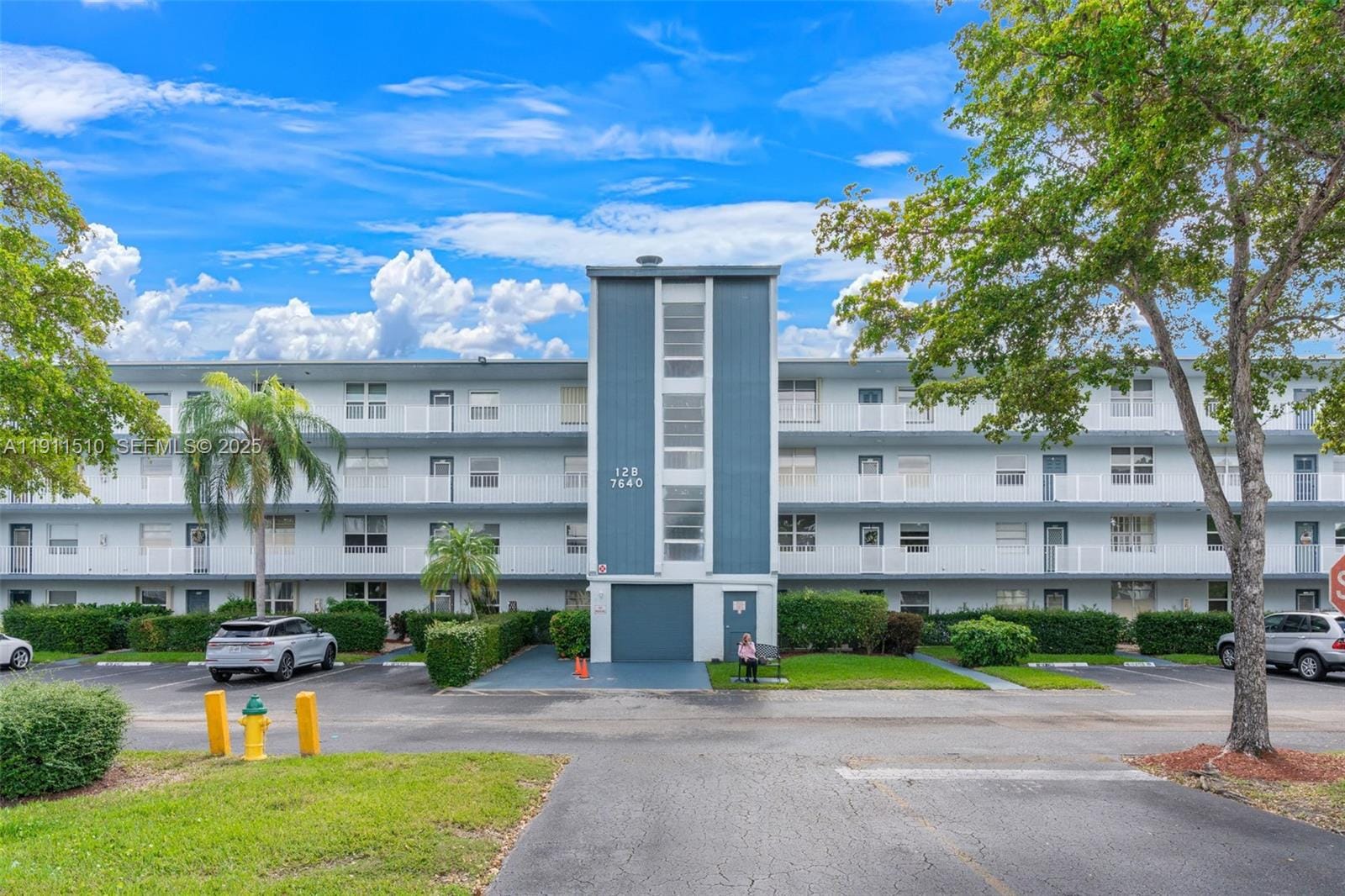 7640 NW 18th Street 301, Margate, FL 33063