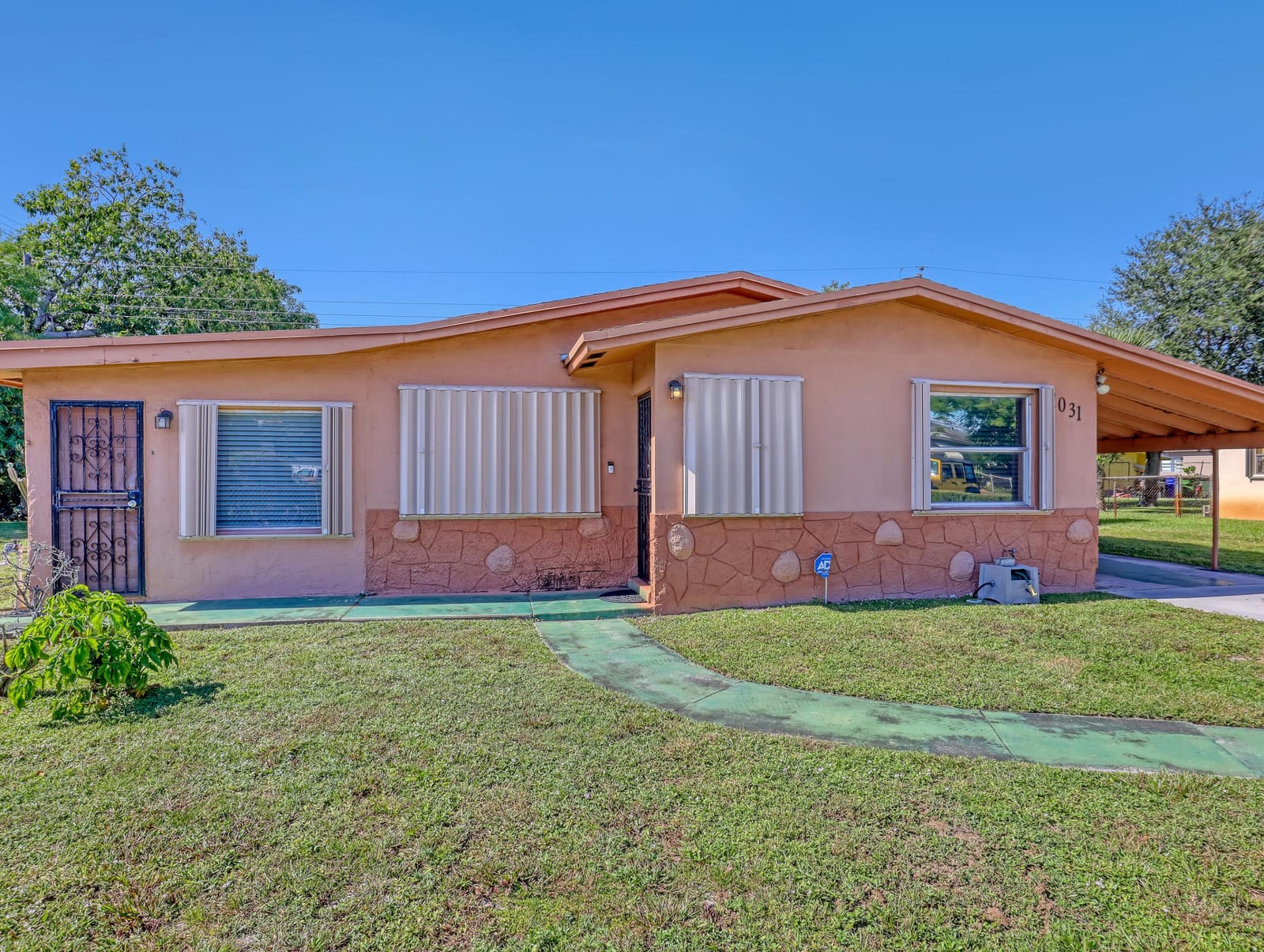 1031 NW 23rd Way — photo 3