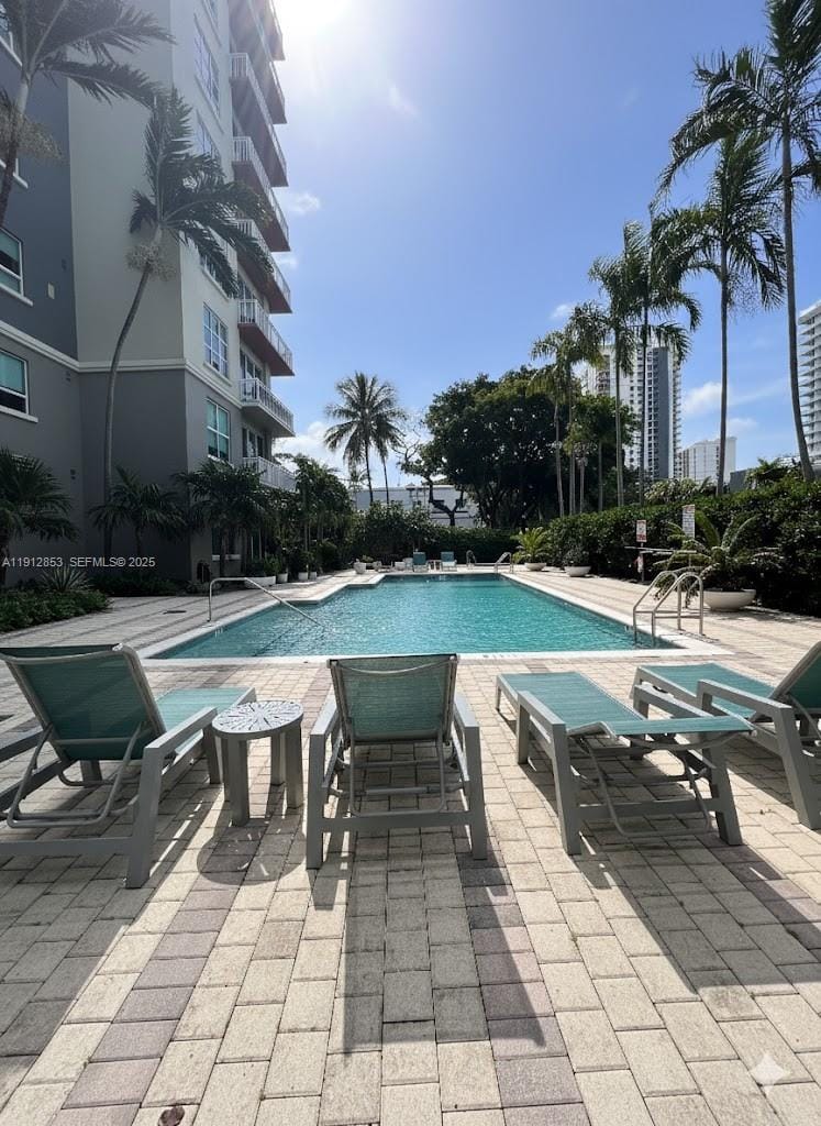313 NE 2nd Street 802, Fort Lauderdale, FL 33301 photo 2