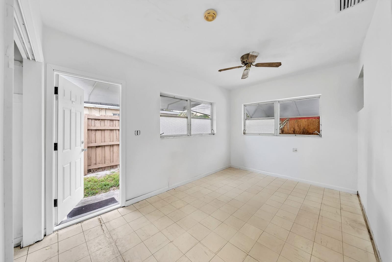 5811 NE 1 Terrace, Oakland Park, FL 33334 photo 13