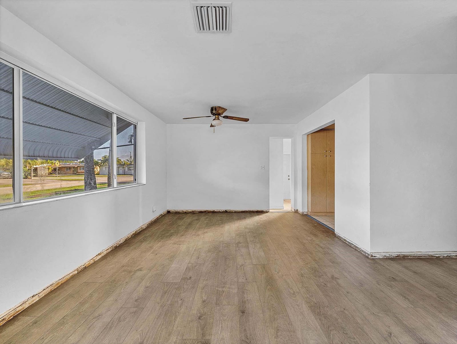 5811 NE 1 Terrace — photo 5