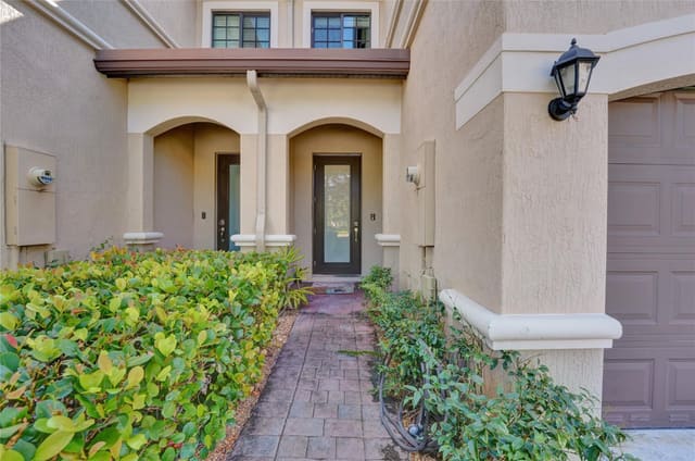 4228 N Dixie Highway 106, sold in Eastside Village, Oakland Park, FL