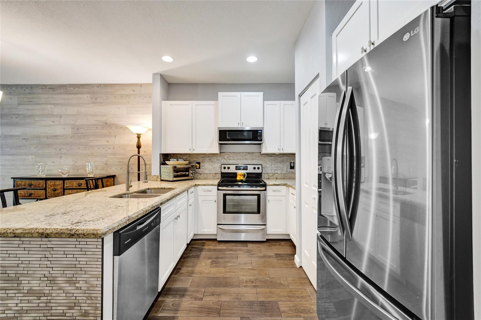 4228 N Dixie Highway 106, Oakland Park, FL 33334 photo 7