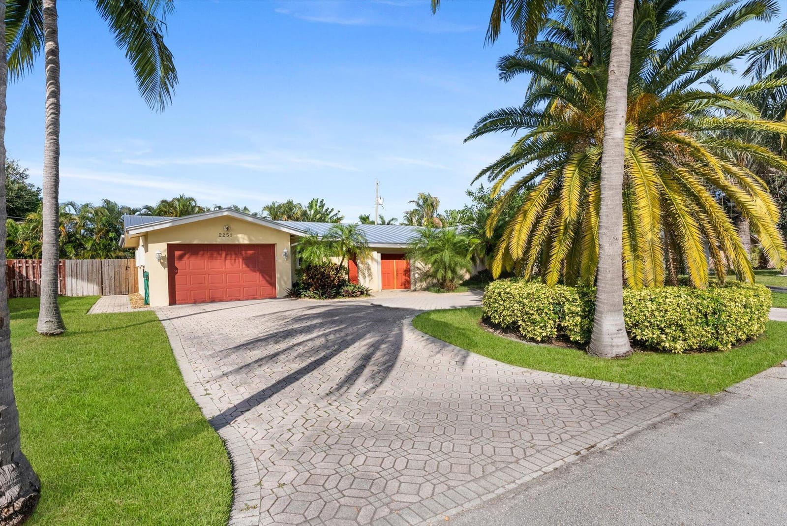 2251 NE 37th Court, Lighthouse Point, FL 33064