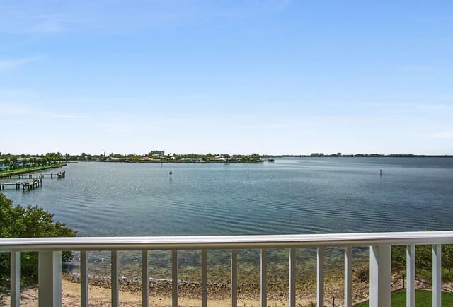 3 Harbour Isle Drive 302, Fort Pierce, FL 34949