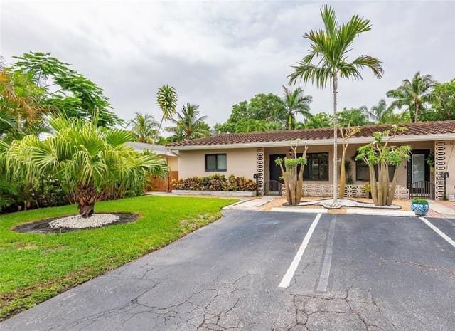 1644 NE 33rd Street, sold in Simpson Place, Oakland Park, FL