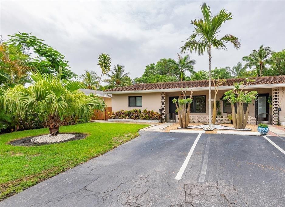 1644 NE 33rd Street, Oakland Park, FL 33334 photo 1