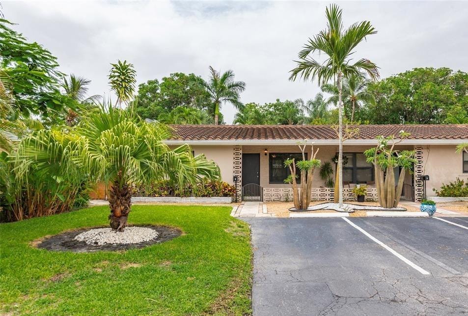 1644 NE 33rd Street, Oakland Park, FL 33334 photo 2