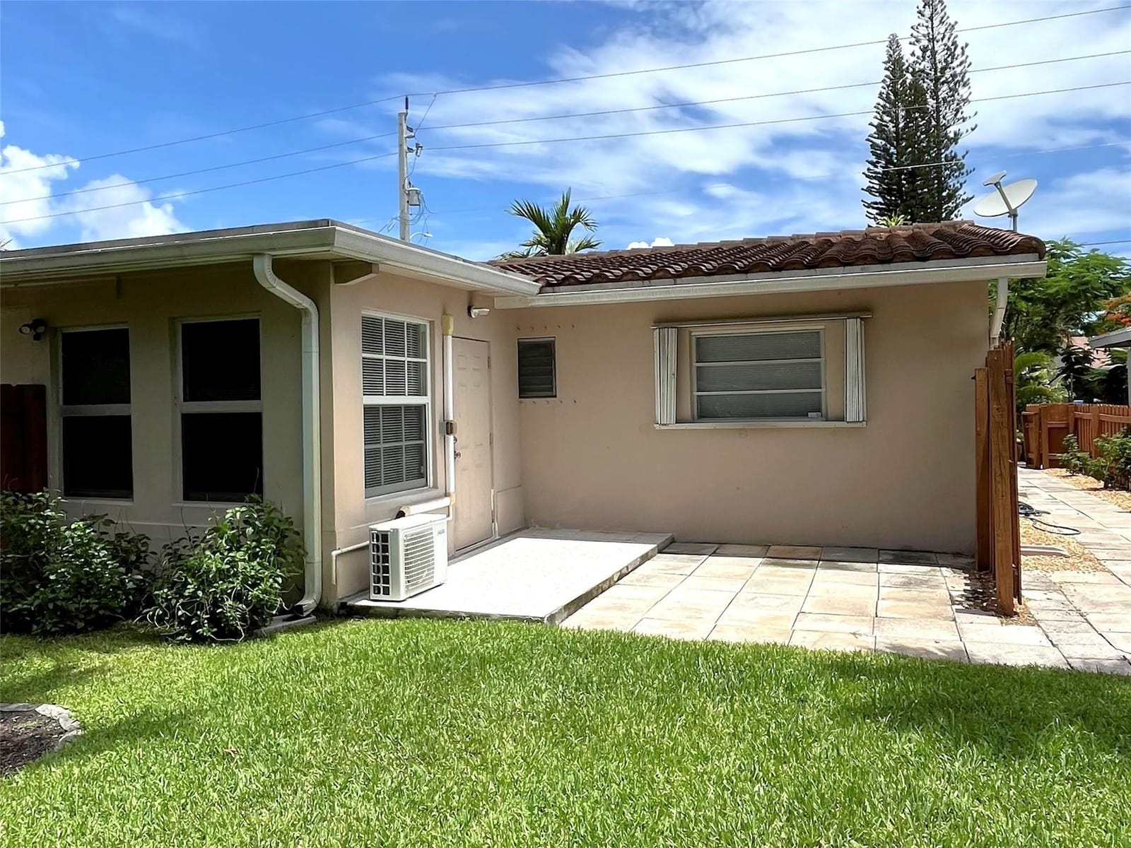 1644 NE 33rd Street, Oakland Park, FL 33334 photo 16
