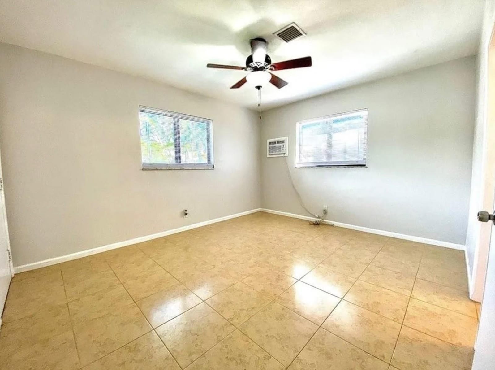 1644 NE 33rd Street, Oakland Park, FL 33334 photo 24
