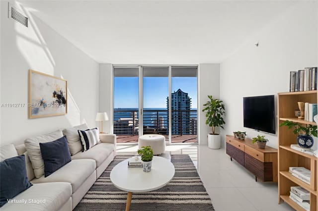 335 S Biscayne Boulevard 4105, Miami, FL 33131