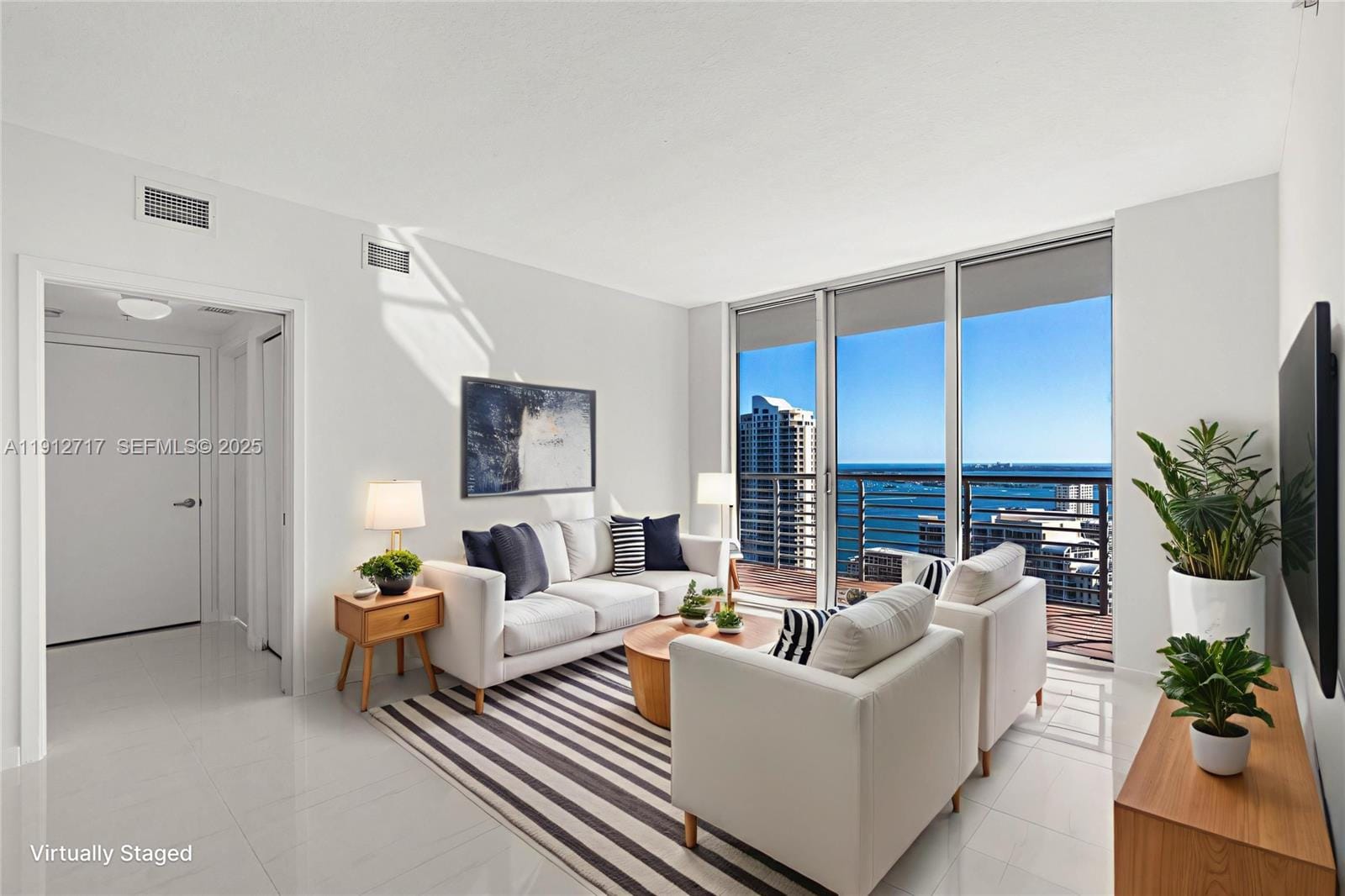 335 S Biscayne Boulevard 4105 — photo 2