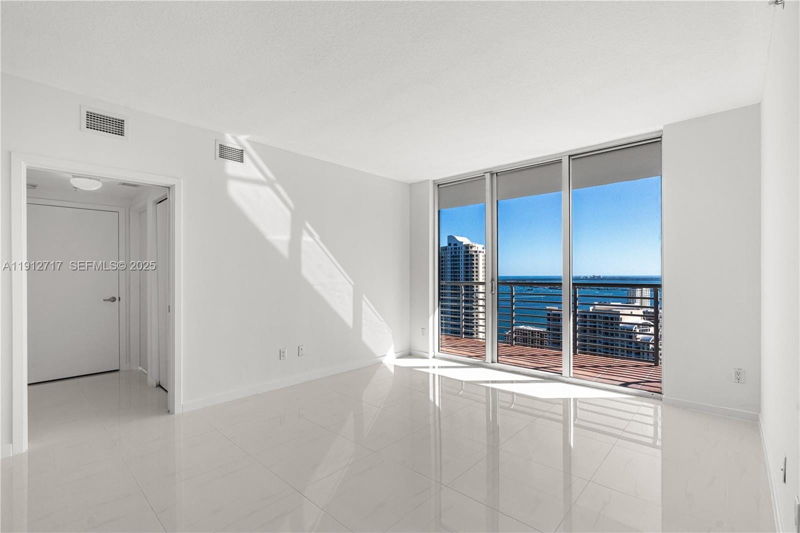 335 S Biscayne Boulevard 4105, Miami, FL 33131 photo 17