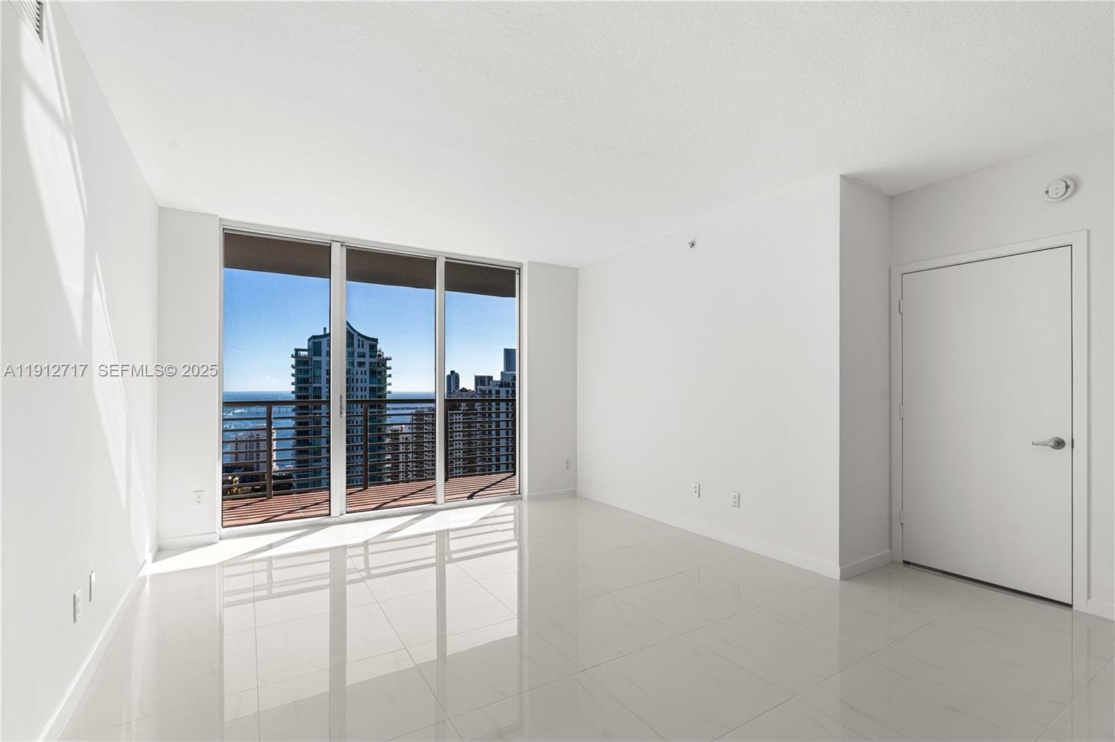 335 S Biscayne Boulevard 4105, Miami, FL 33131 photo 18