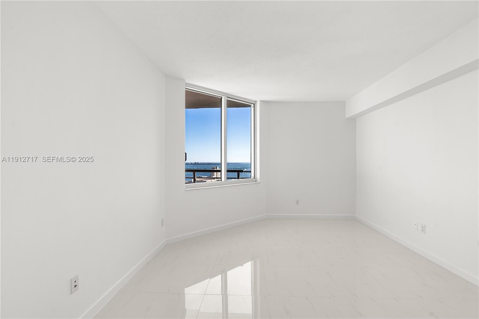 335 S Biscayne Boulevard 4105, Miami, FL 33131 photo 24