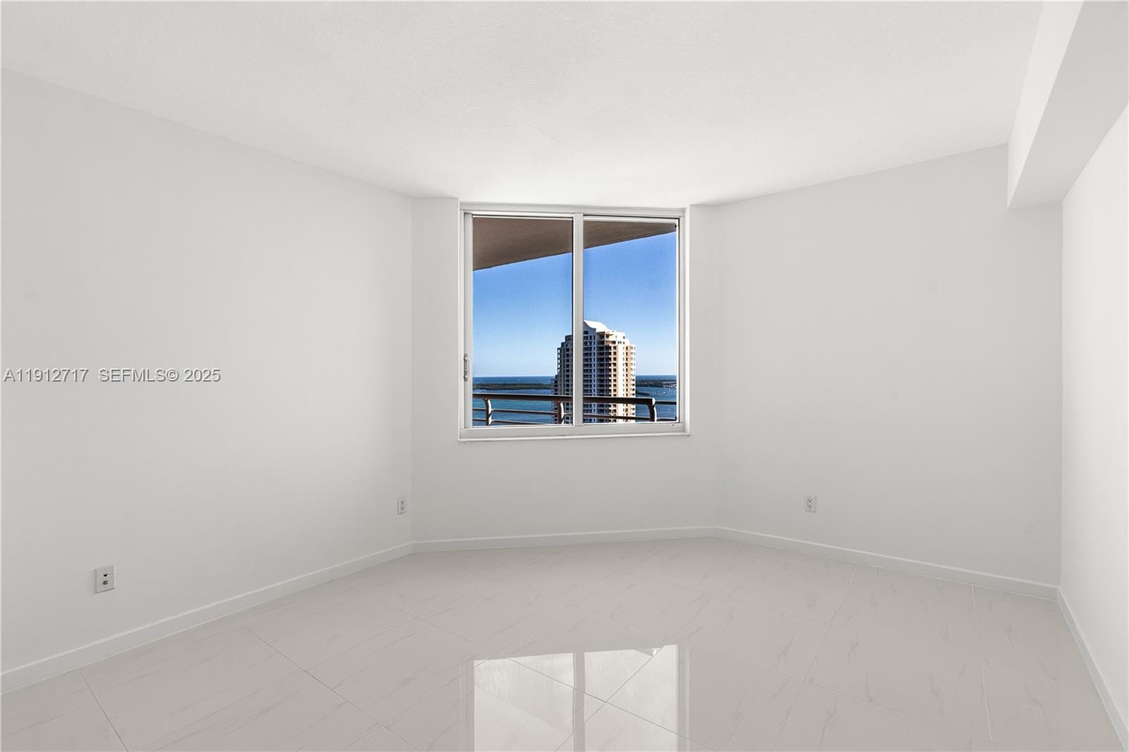 335 S Biscayne Boulevard 4105, Miami, FL 33131 photo 25