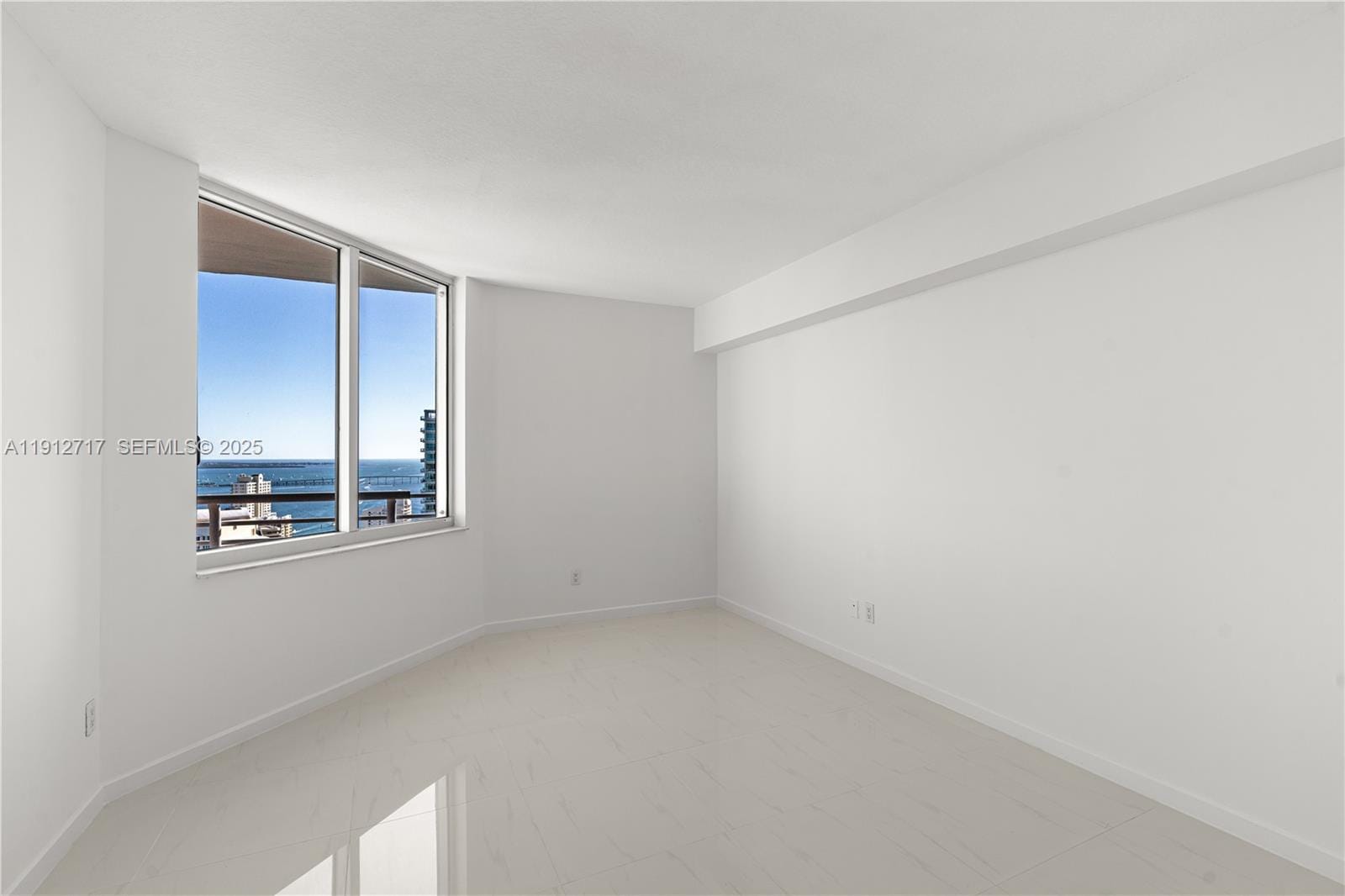 335 S Biscayne Boulevard 4105, Miami, FL 33131 photo 27