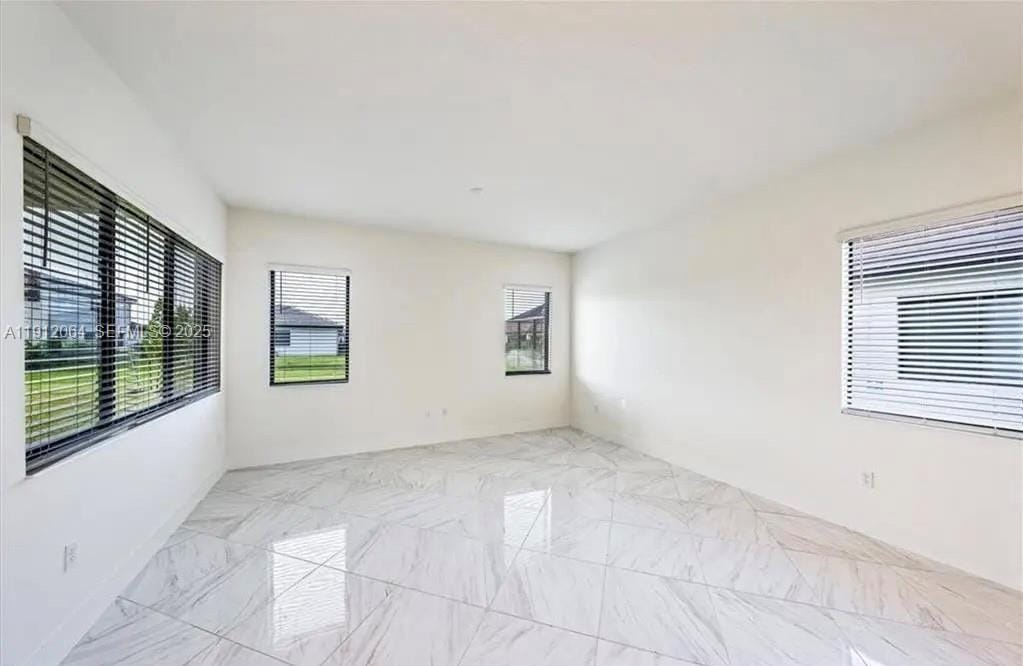 5048 Gambero Way — photo 8