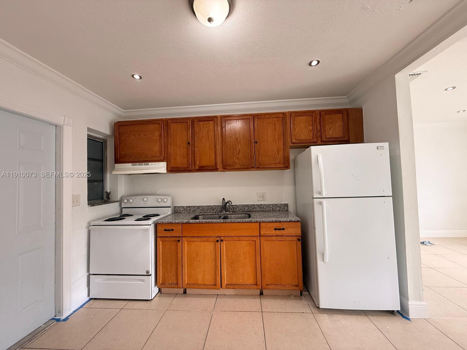9 Miami Gardens Road, West Park, FL 33023 photo 3
