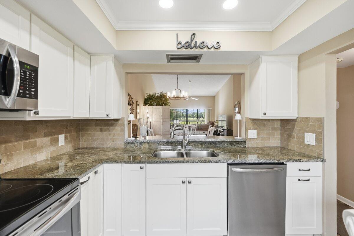 9430 Meadowood Drive 205 — photo 3