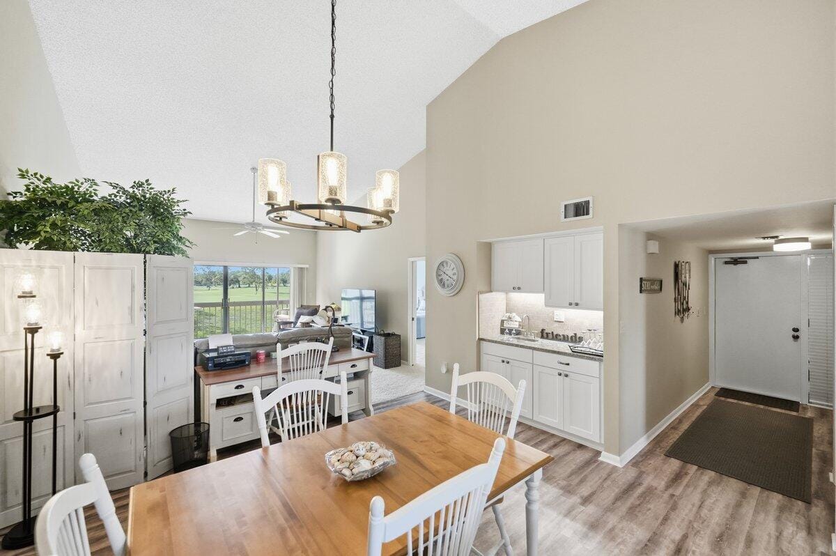 9430 Meadowood Drive 205 — photo 8