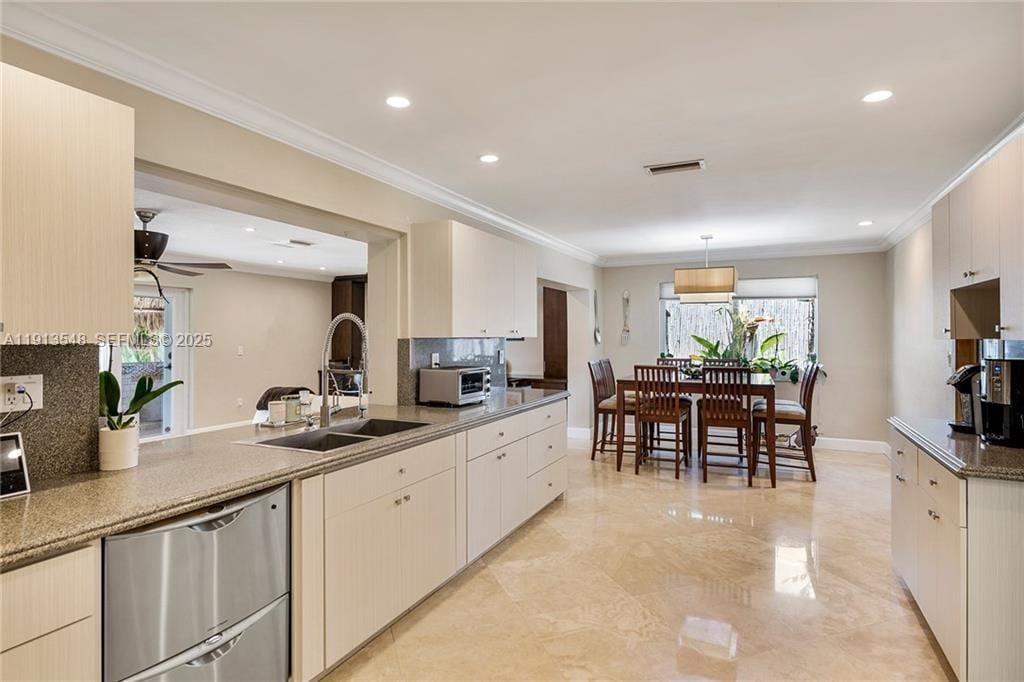 21280 NE 23rd Avenue, Miami, FL 33180 photo 13
