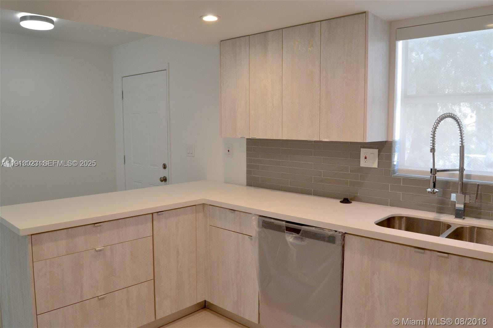9375 Fontainebleau Boulevard L122 — photo 2