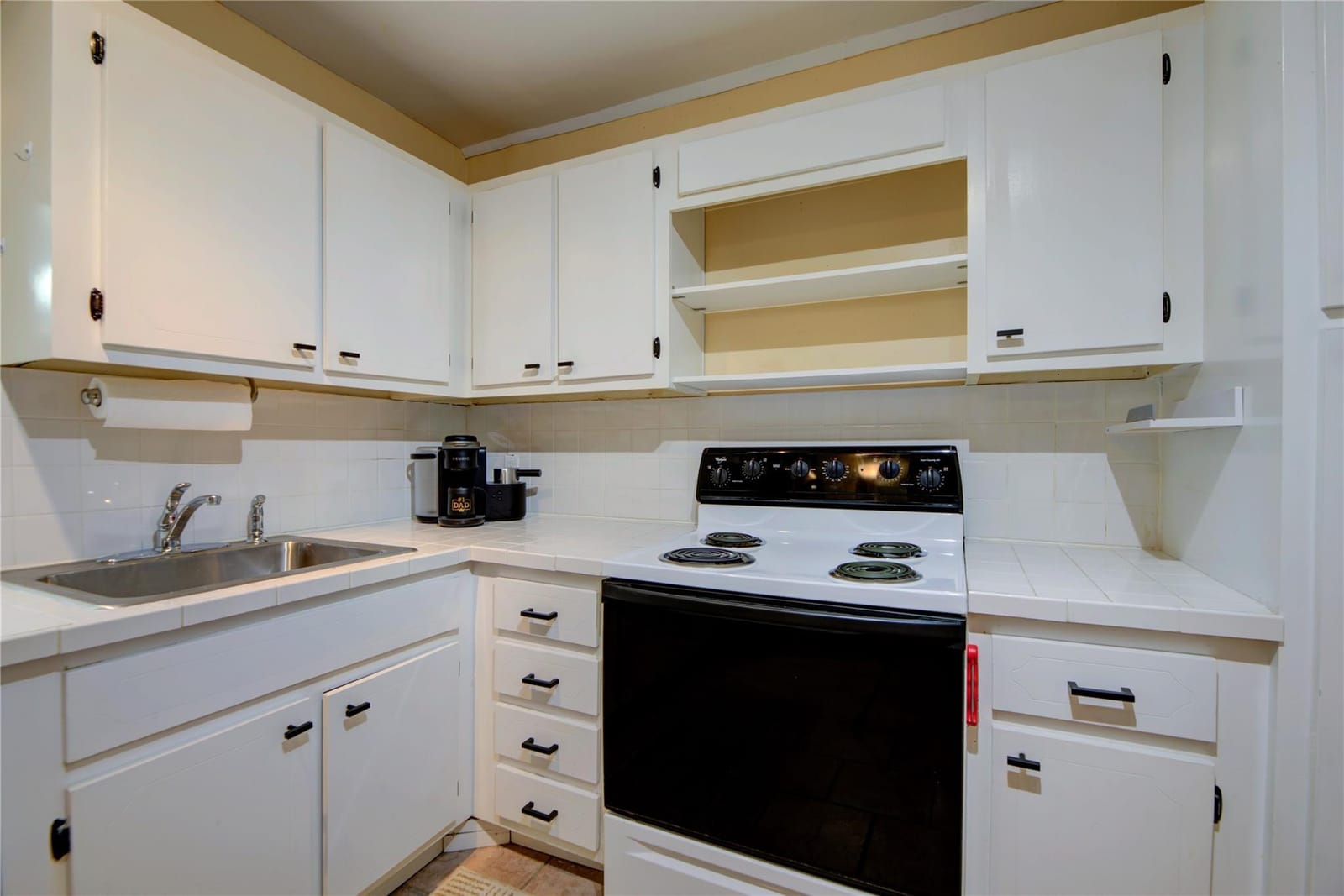 427 Golden Isles Drive 14B, Hallandale Beach, FL 33009 photo 14