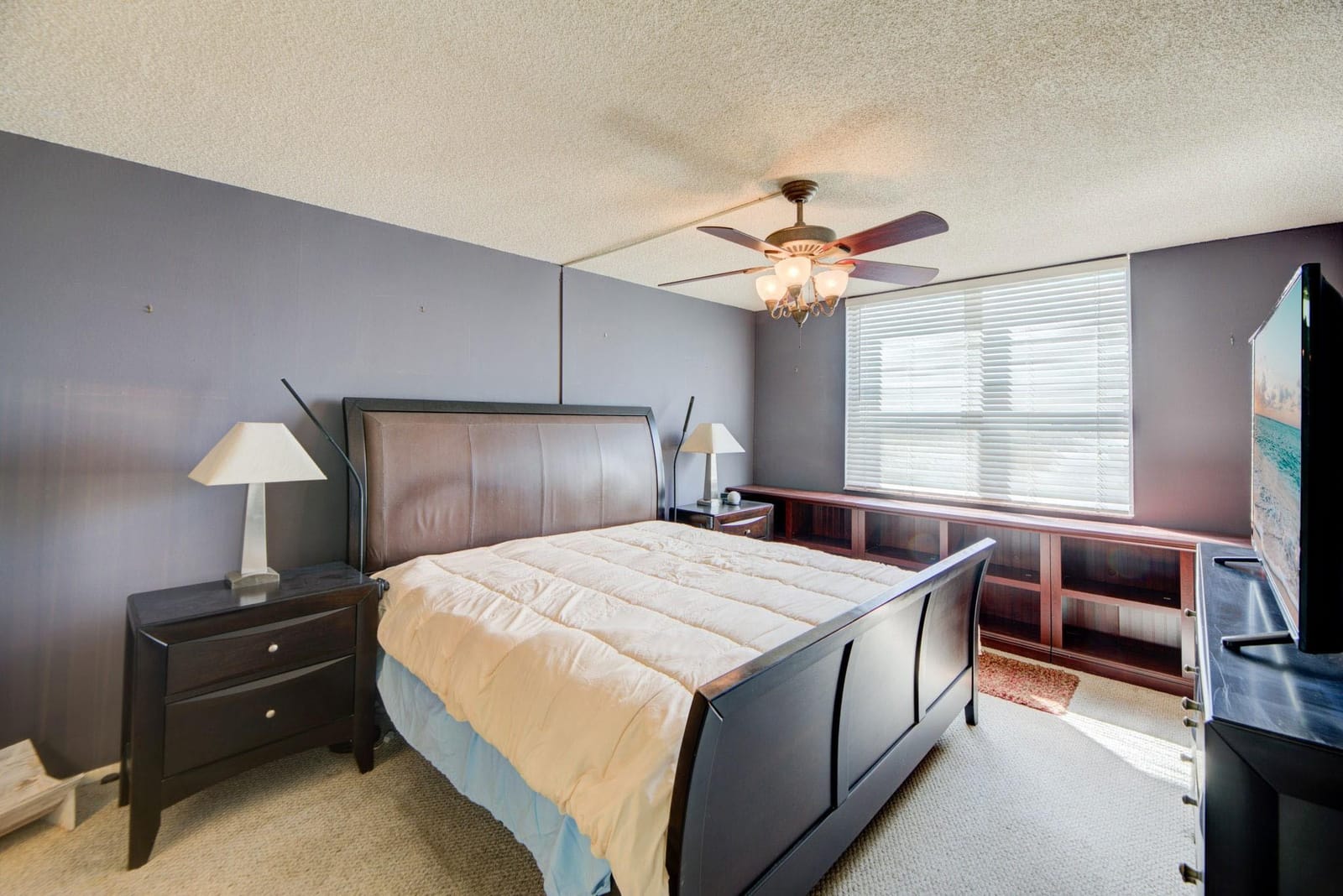 427 Golden Isles Drive 14B, Hallandale Beach, FL 33009 photo 19
