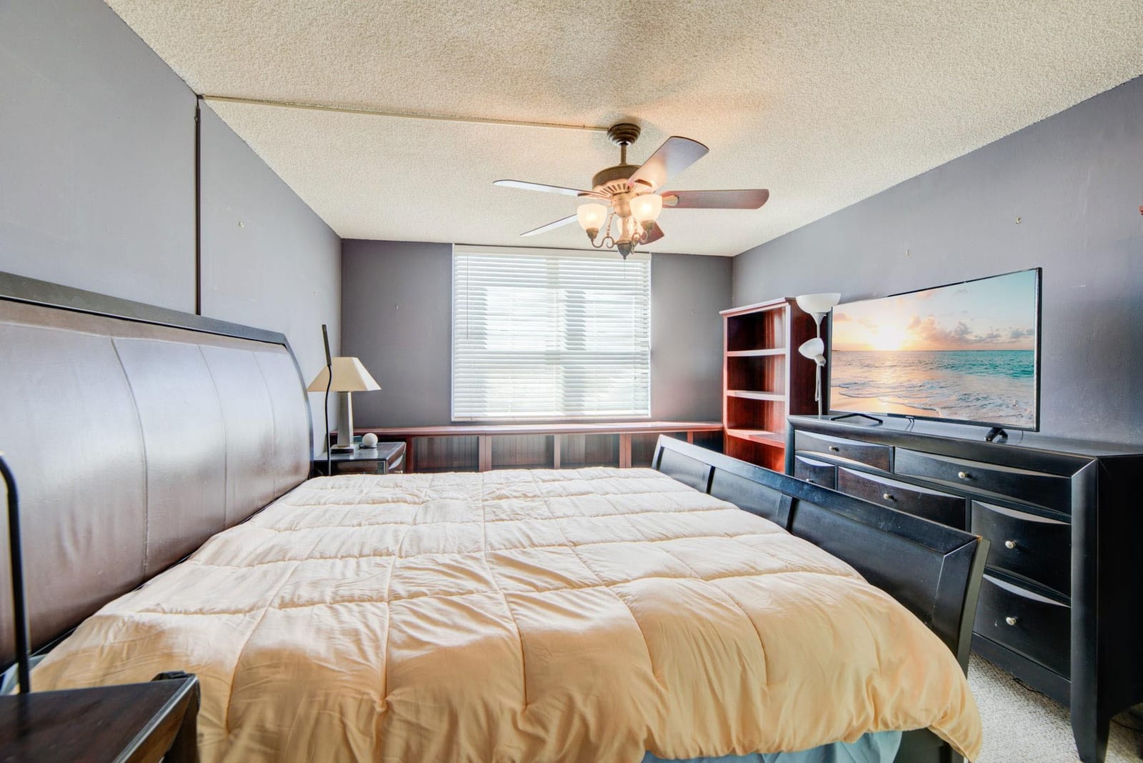427 Golden Isles Drive 14B, Hallandale Beach, FL 33009 photo 20