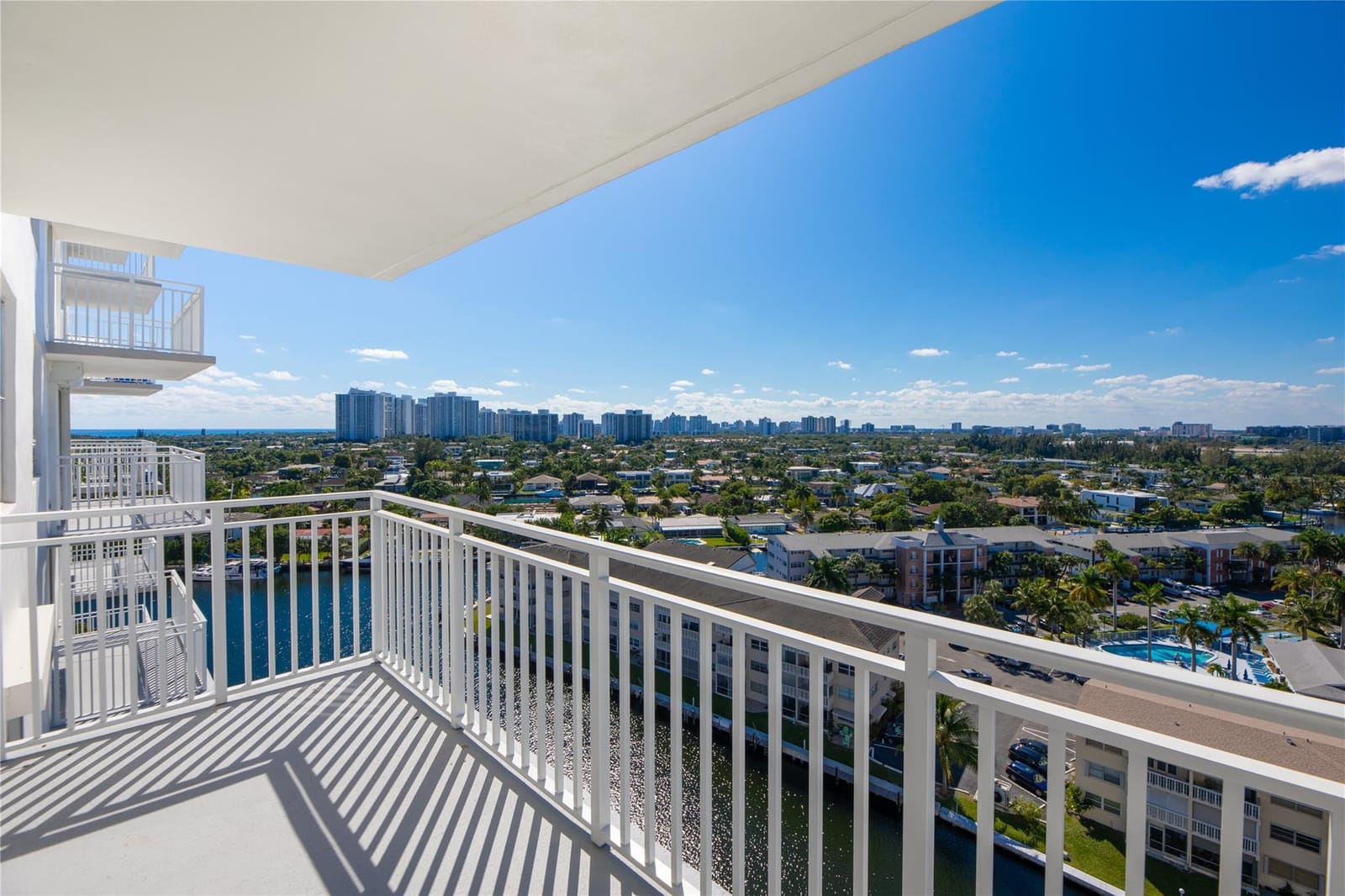 427 Golden Isles Drive 14B, Hallandale Beach, FL 33009 photo 22