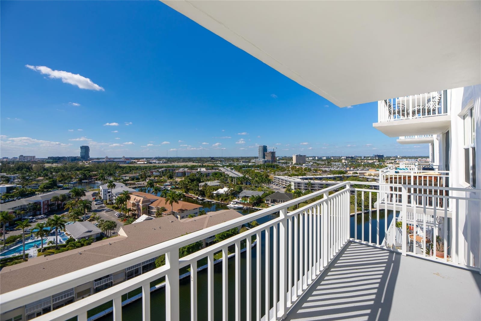 427 Golden Isles Drive 14B, Hallandale Beach, FL 33009 photo 23