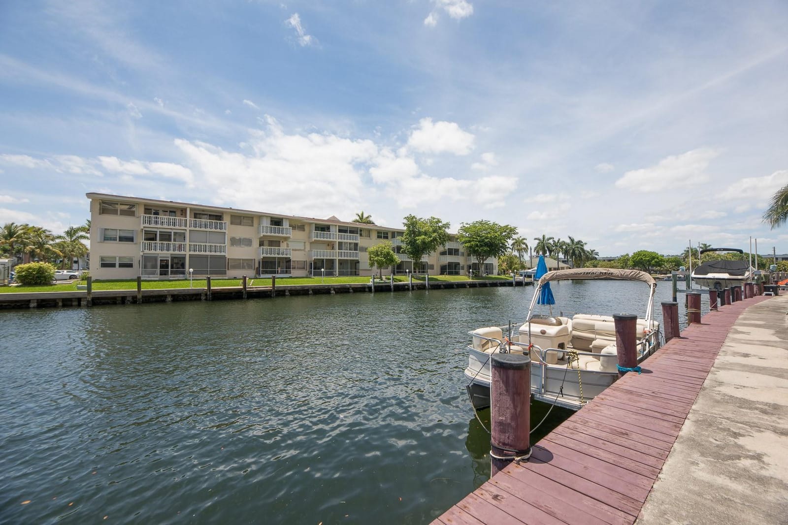 427 Golden Isles Drive 14B, Hallandale Beach, FL 33009 photo 30