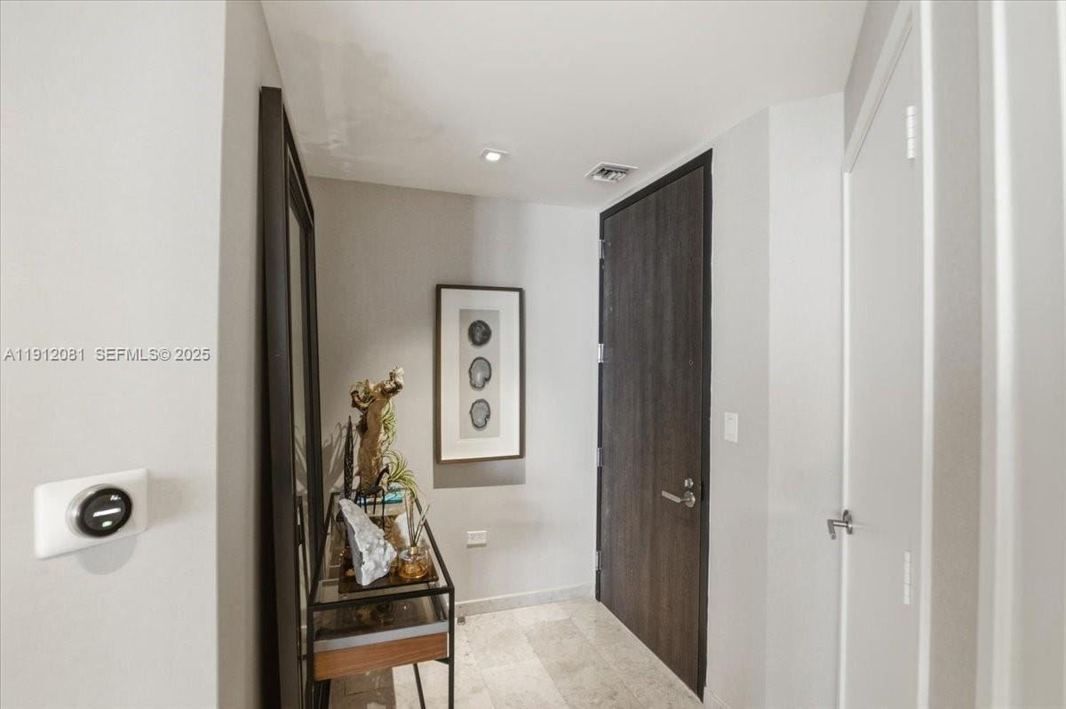 88 SW 7th Street 1111, Miami, FL 33130 photo 2
