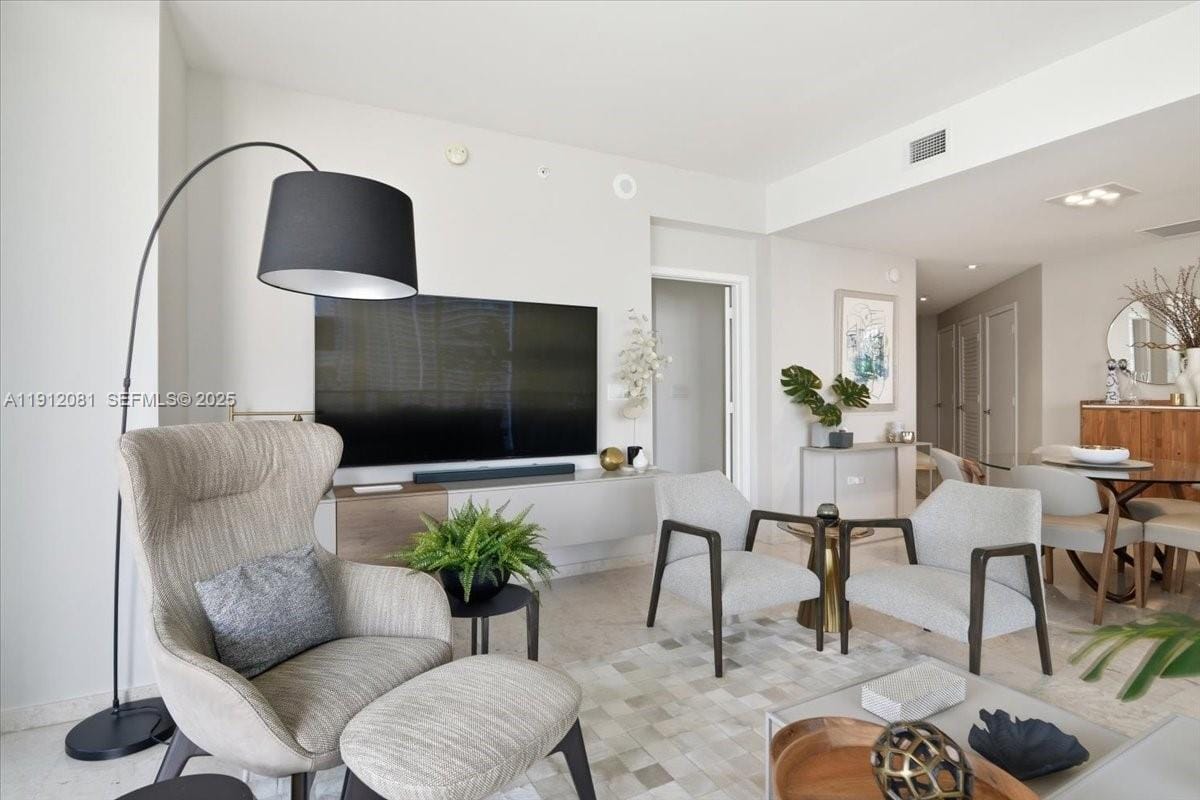 88 SW 7th Street 1111, Miami, FL 33130 photo 15