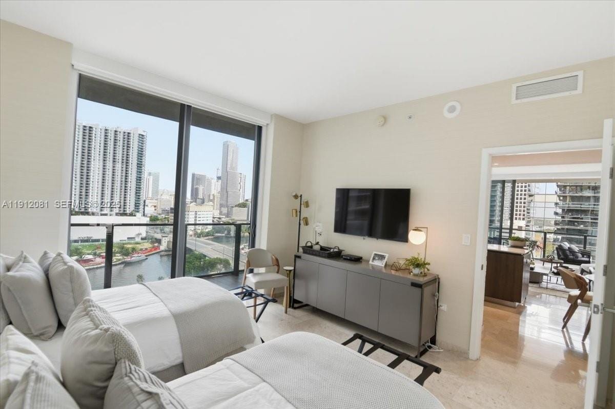 88 SW 7th Street 1111, Miami, FL 33130 photo 21