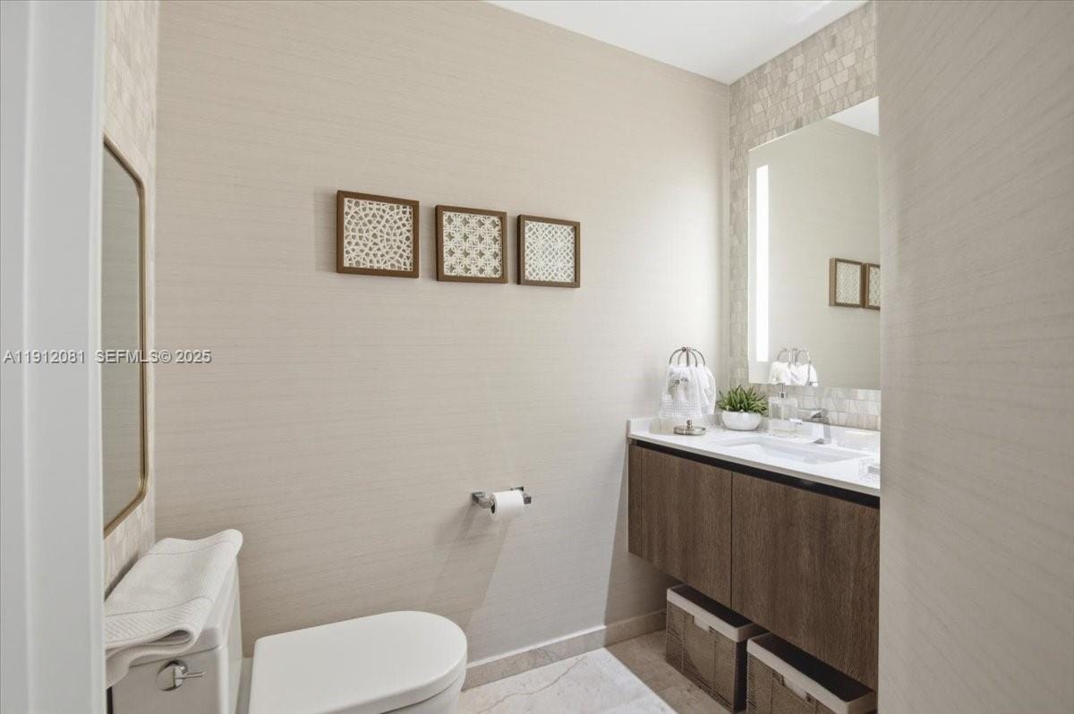 88 SW 7th Street 1111, Miami, FL 33130 photo 25