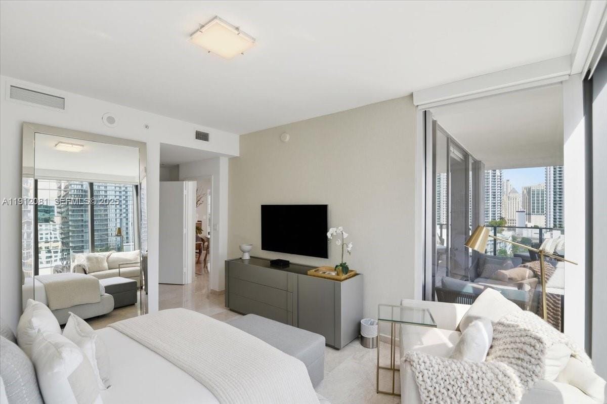 88 SW 7th Street 1111, Miami, FL 33130 photo 29