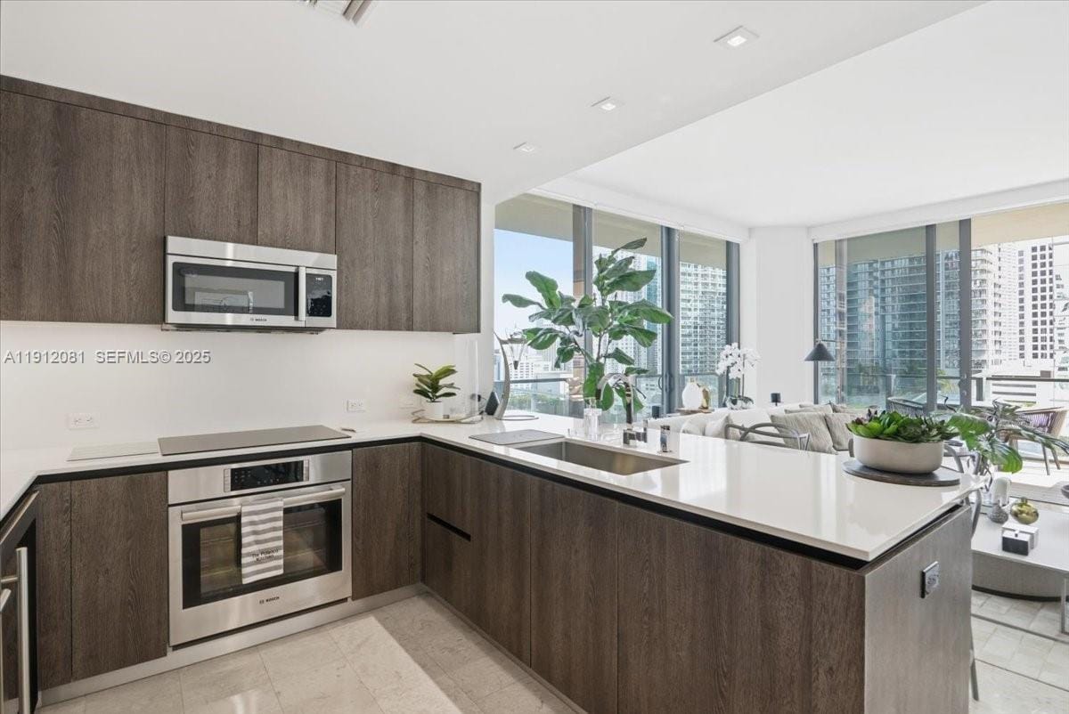 88 SW 7th Street 1111, Miami, FL 33130 photo 5