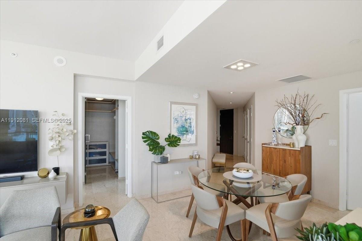 88 SW 7th Street 1111, Miami, FL 33130 photo 9