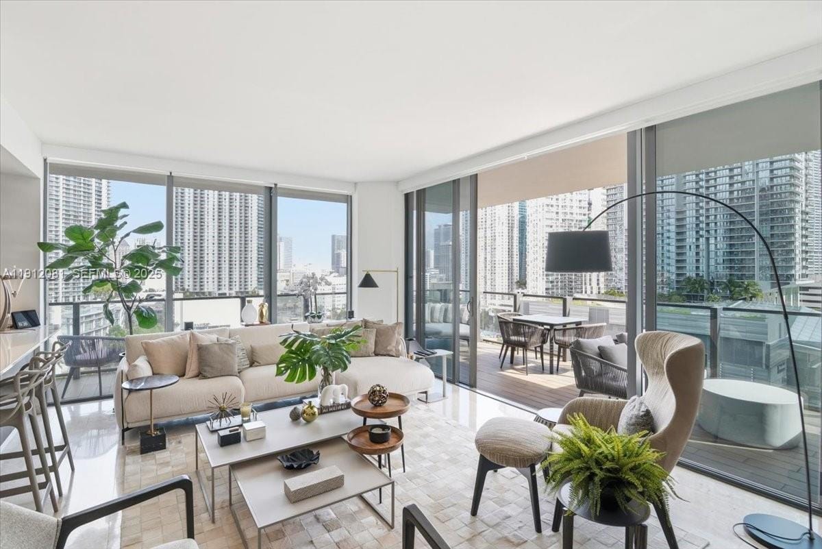 88 SW 7th Street 1111, Miami, FL 33130 photo 10