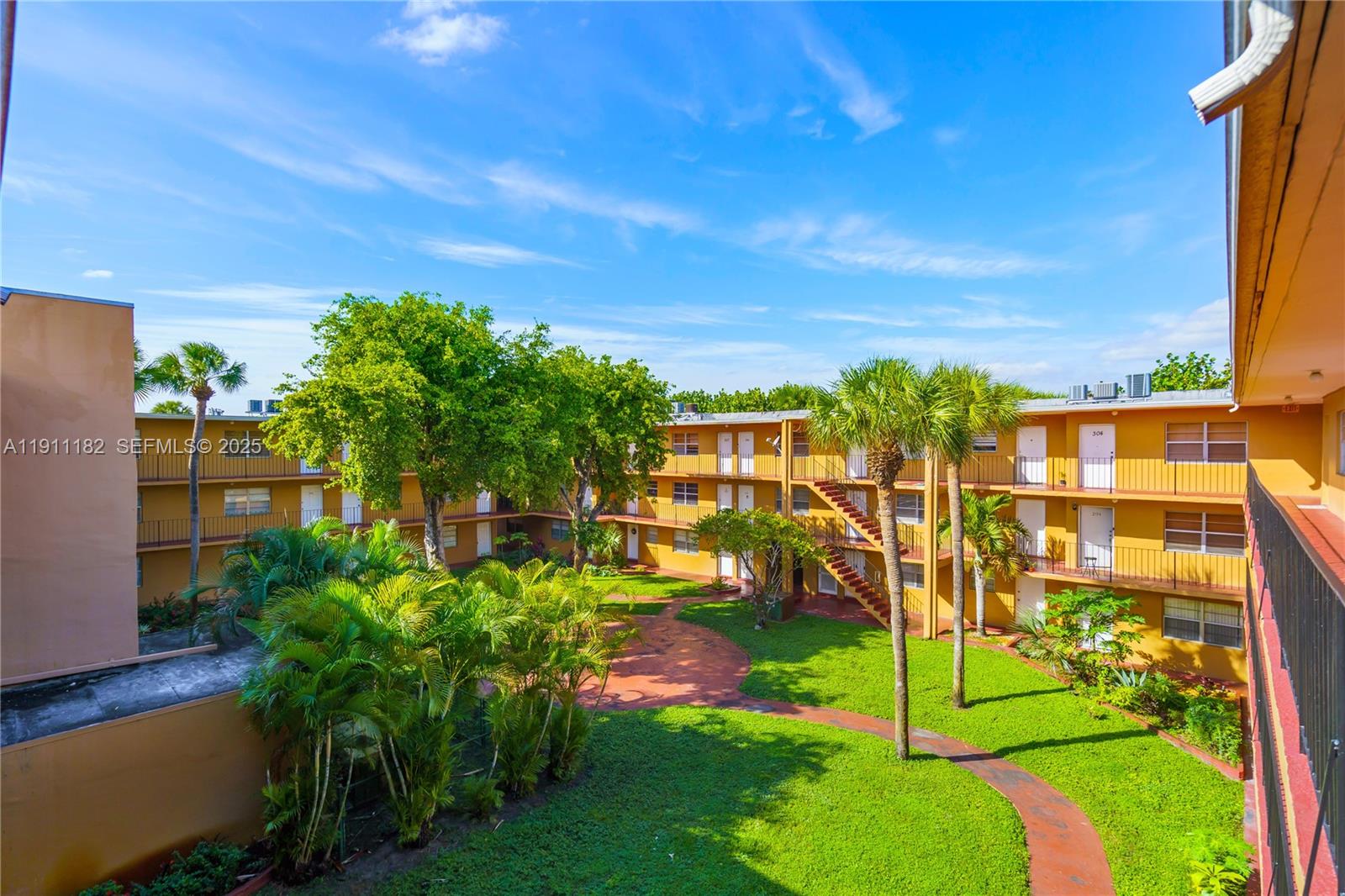 1330 W 54th Street 302C, Hialeah, FL 33012, Hialeah