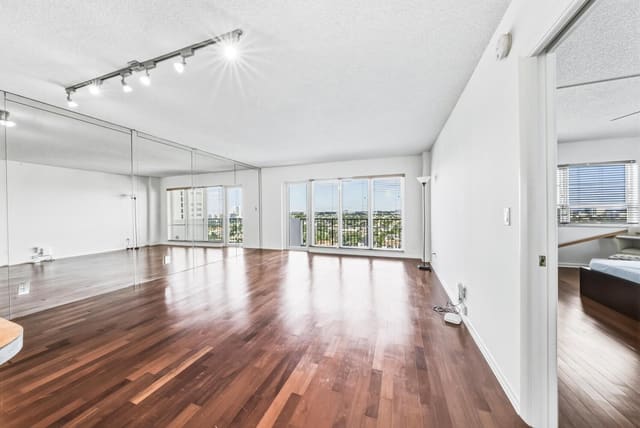 340 Sunset Drive 1607, sold in Essex Tower Condo, Fort Lauderdale, FL