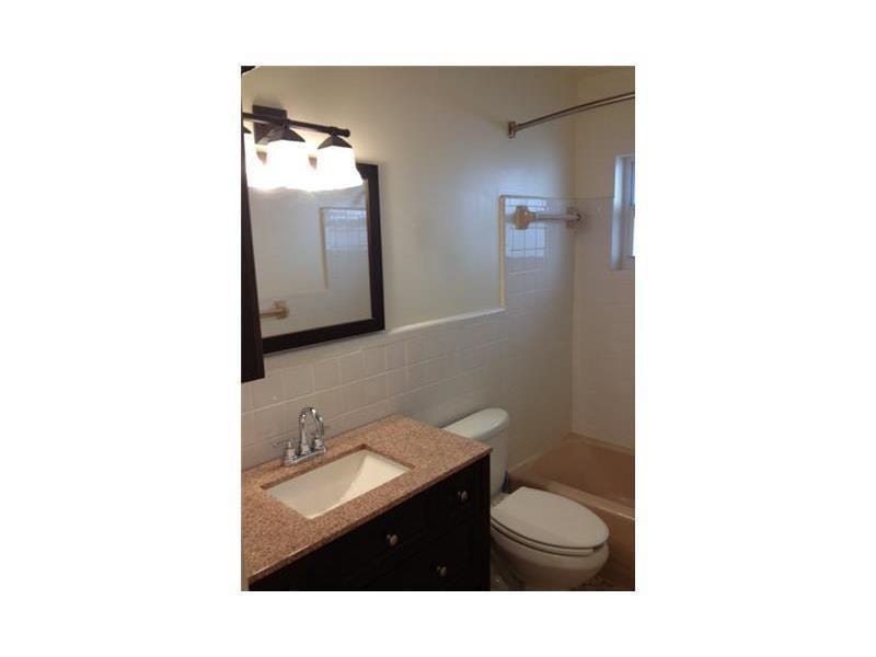 2404 NE 33rd Avenue 12 — photo 12