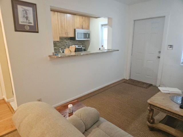 2404 NE 33rd Avenue 12 — photo 5