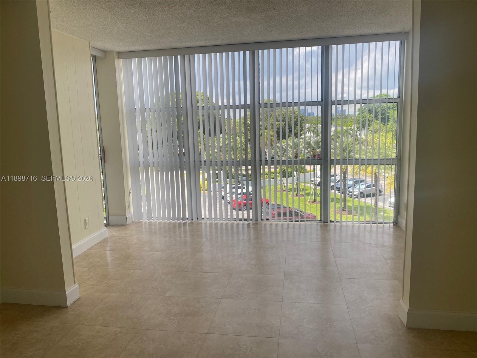 1000 Parkview Drive 427 — photo 12
