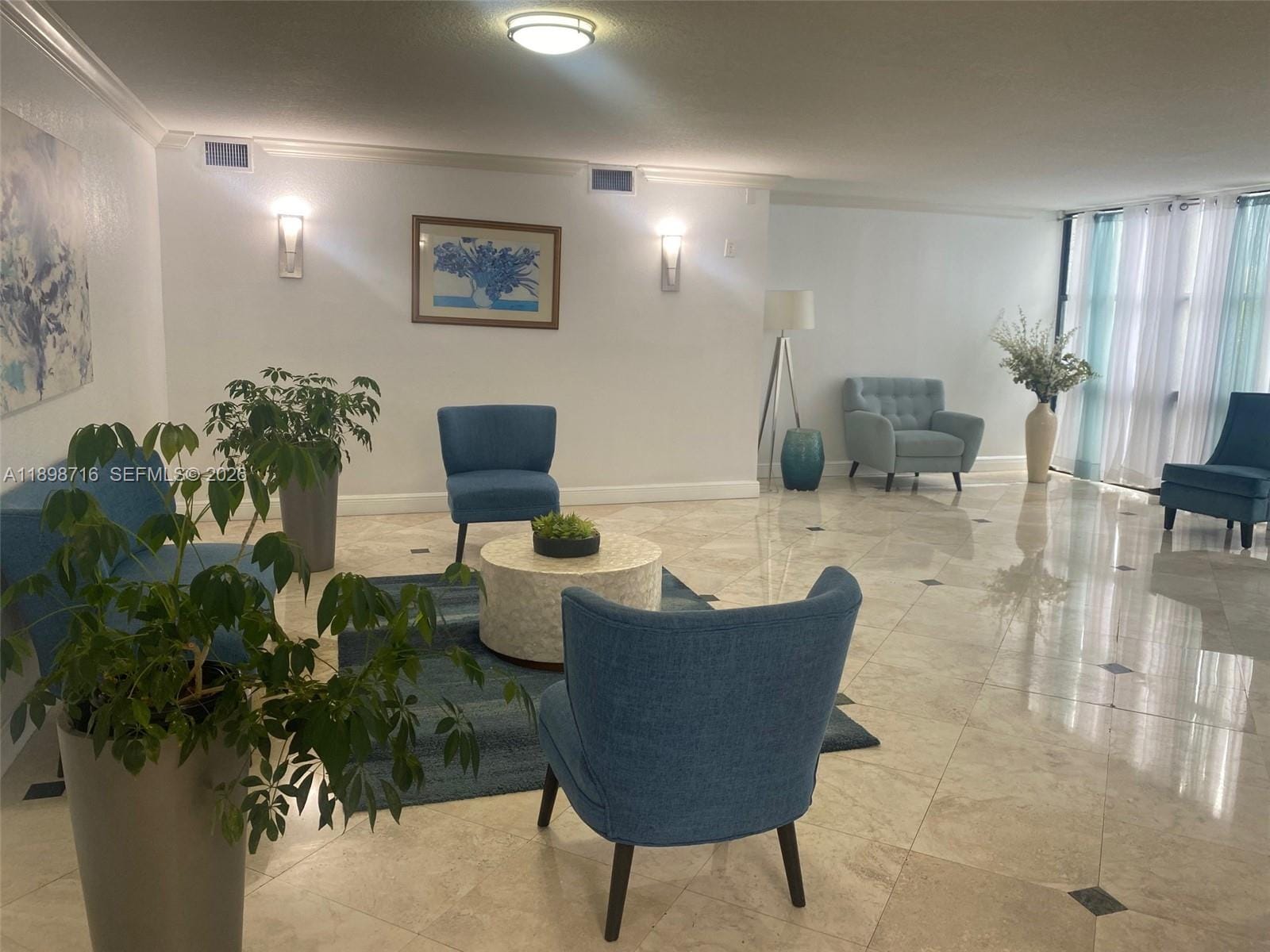 1000 Parkview Drive 427 — photo 4