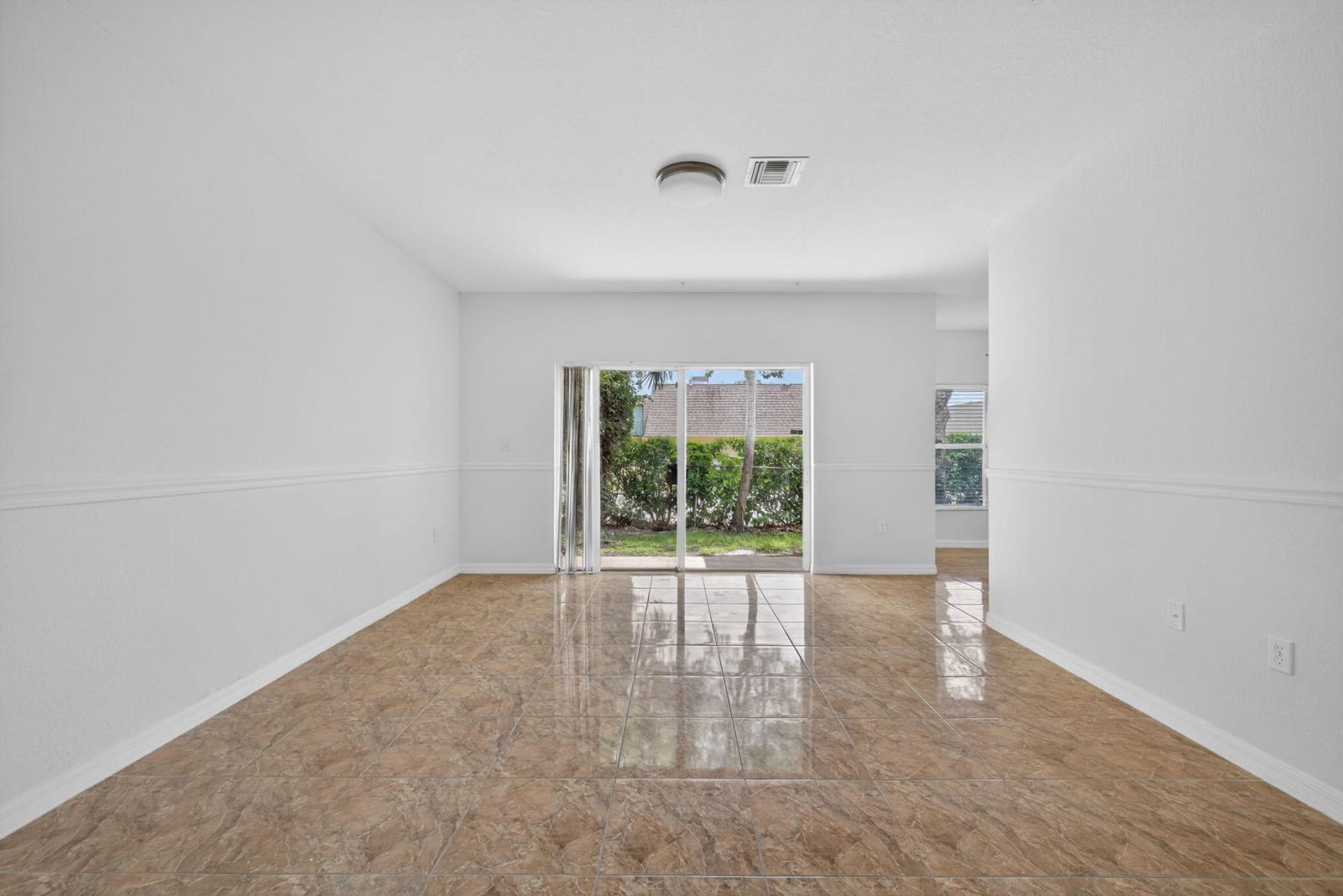 513 Talia Circle, Palm Springs, FL 33461 photo 16