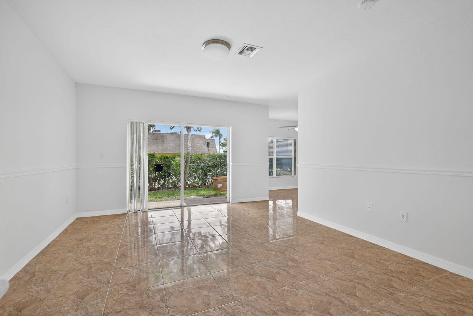 513 Talia Circle, Palm Springs, FL 33461 photo 17