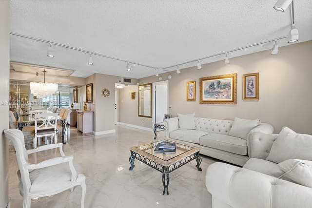 1000 Saint Charles Place 417, Pembroke Pines, FL 33026